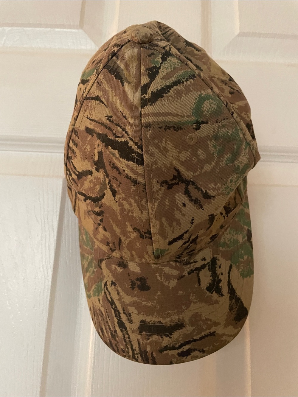 Men's Camo Baseball Cap in Brown & Green - Classic Outdoor Style